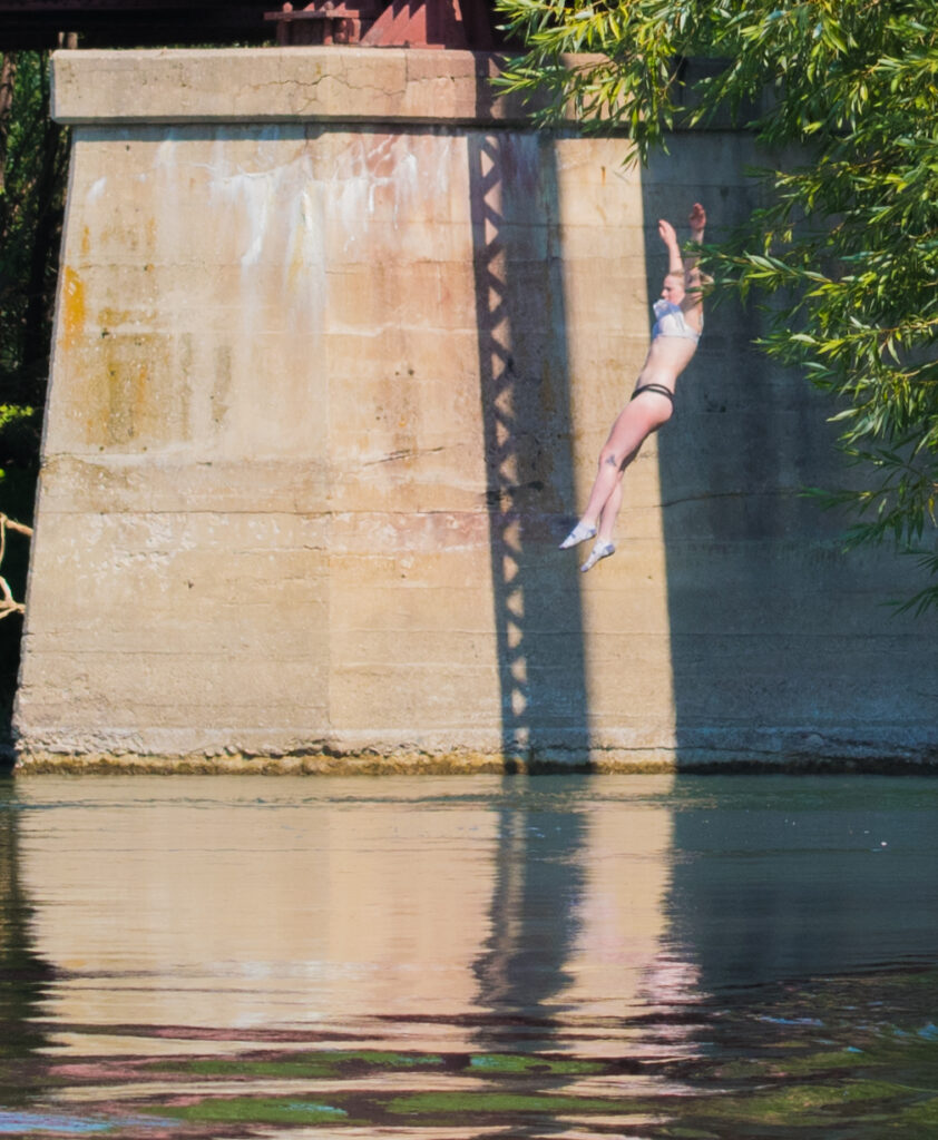 Bridge jumpers in Boise, Idaho. Photos by Terry Welch.
